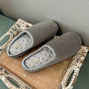 NWOT Aerosoles slippers